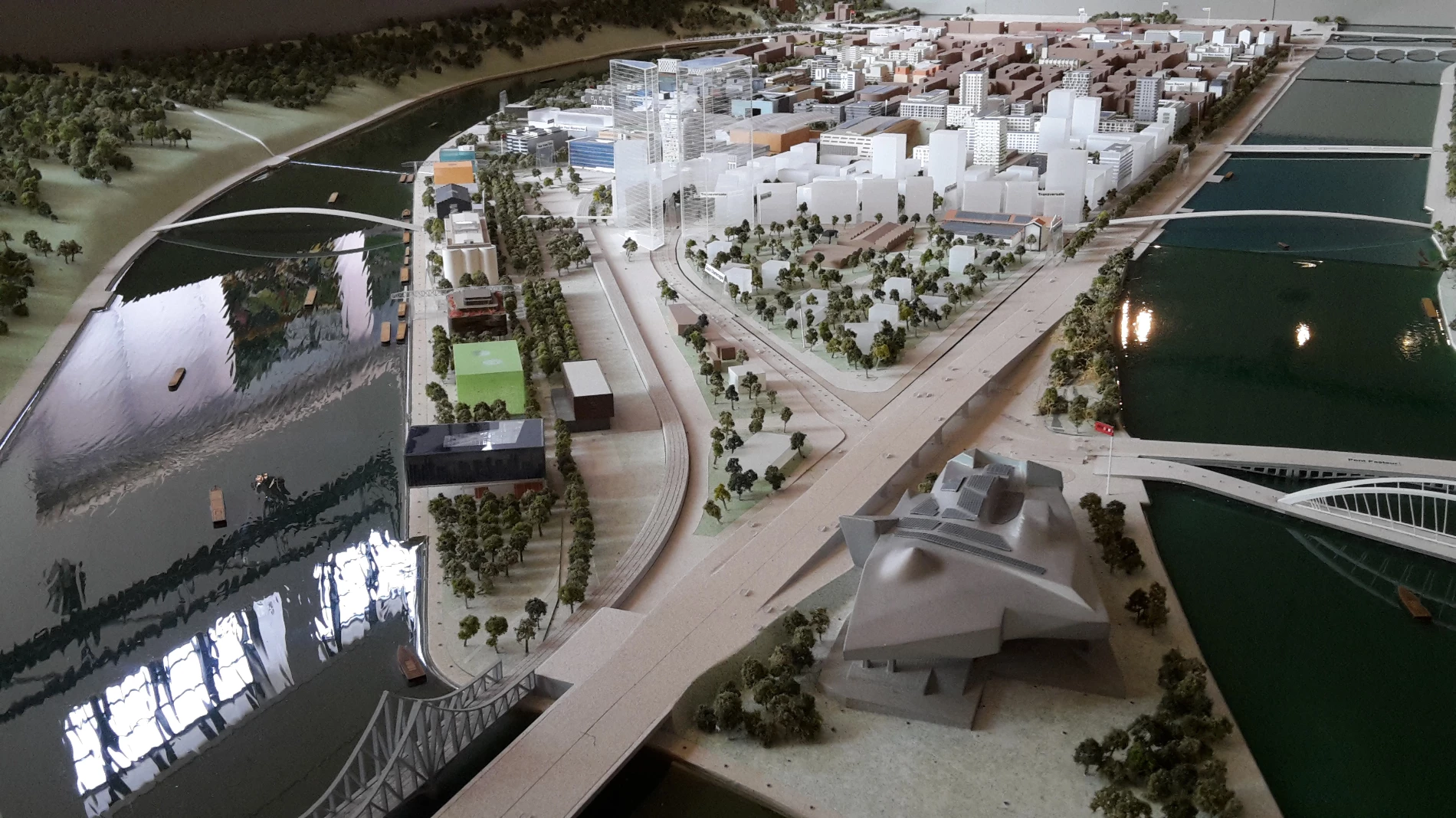 maquette urbanisme confluence atelier fau vue globale